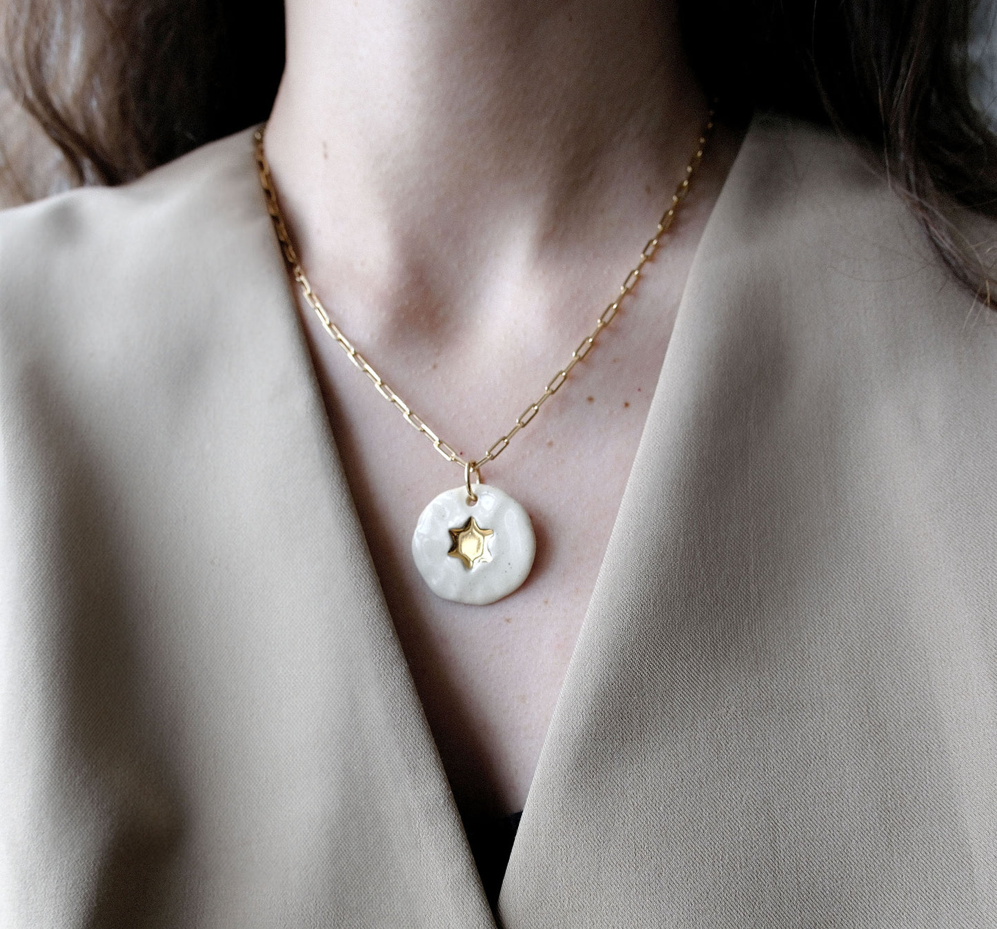 Magen medallion necklace